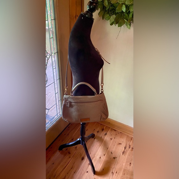 Marc By Marc Jacobs Handbags - 🔥Marc by Marc Jacobs Cement Lamb Leather Top Handle Crossbody Bag🔥